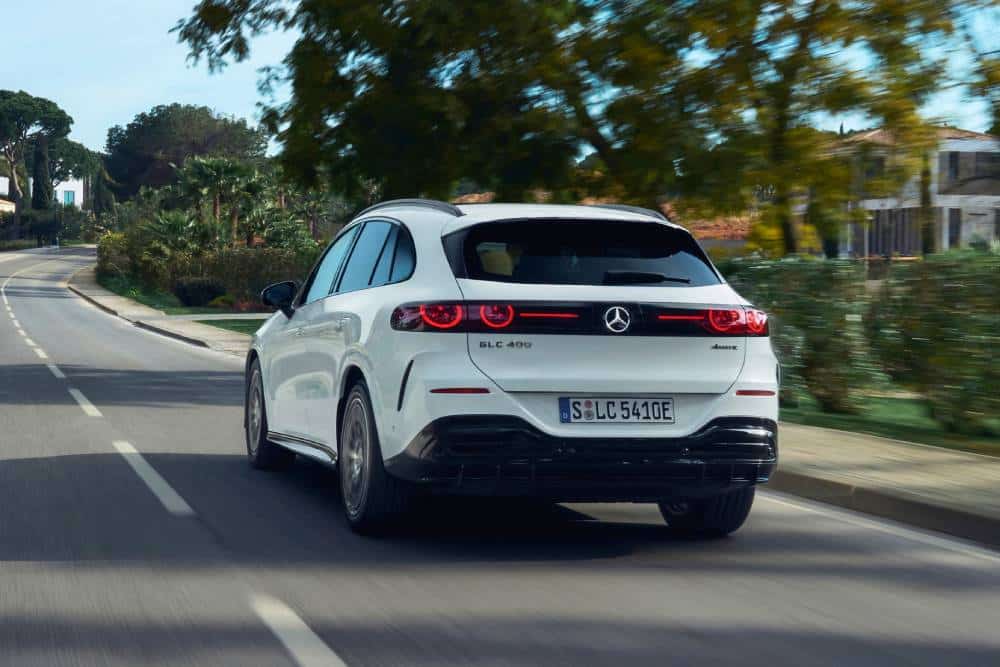 https://cdn.autogreeknews.gr/wp-content/uploads/2026/06/new-mercedes-glc-250-and-300-5.jpg