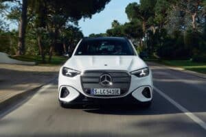 new mercedes glc 250 and 300 (6)