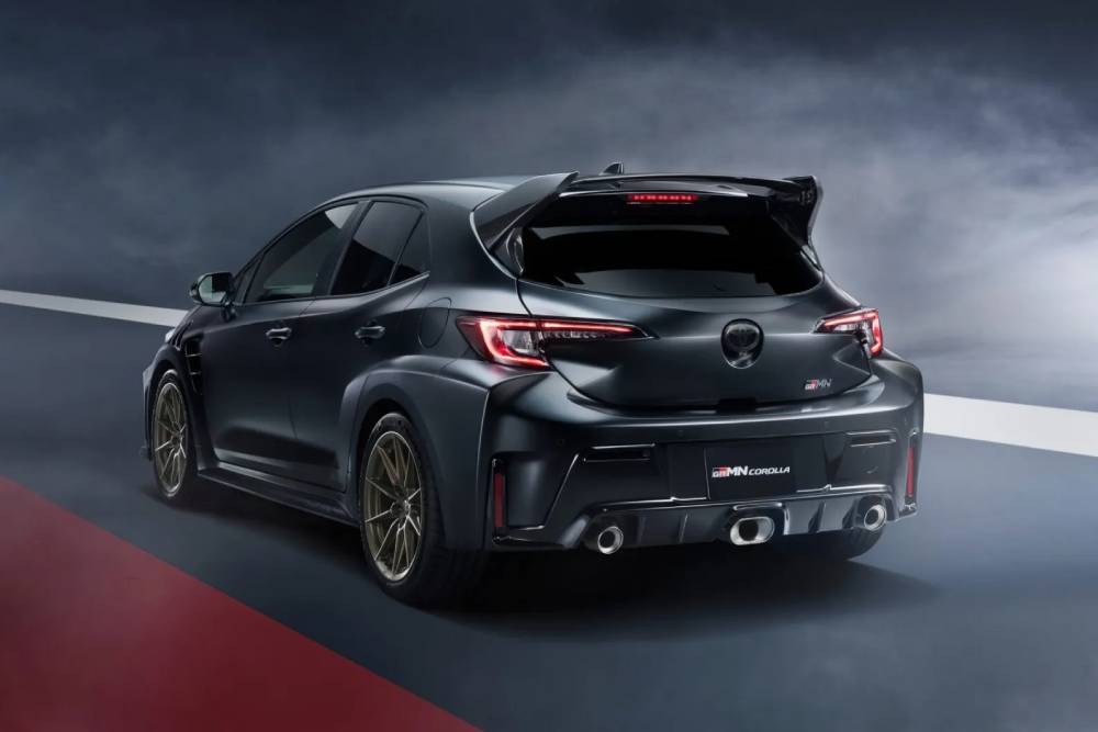 https://cdn.autogreeknews.gr/wp-content/uploads/2026/06/new-toyota-grmn-corolla-14.jpg