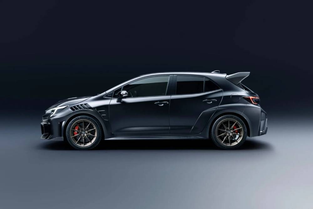https://cdn.autogreeknews.gr/wp-content/uploads/2026/06/new-toyota-grmn-corolla-15.jpg