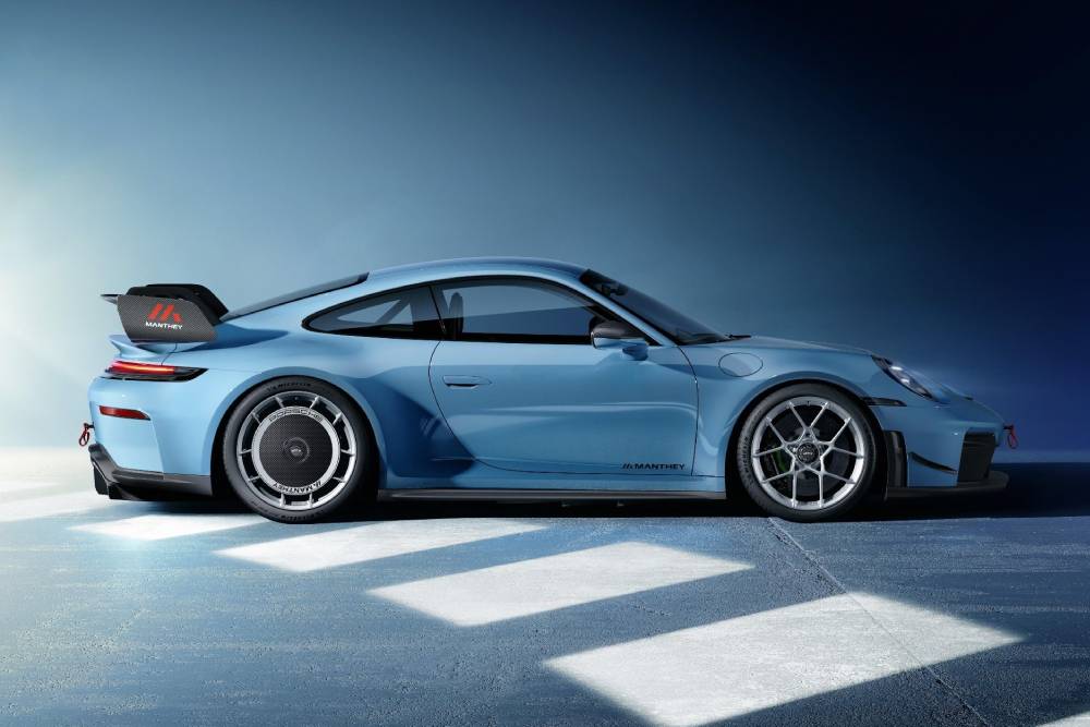 https://cdn.autogreeknews.gr/wp-content/uploads/2026/06/porsche-ceo-says-electric-911-not-happening-271440.jpg