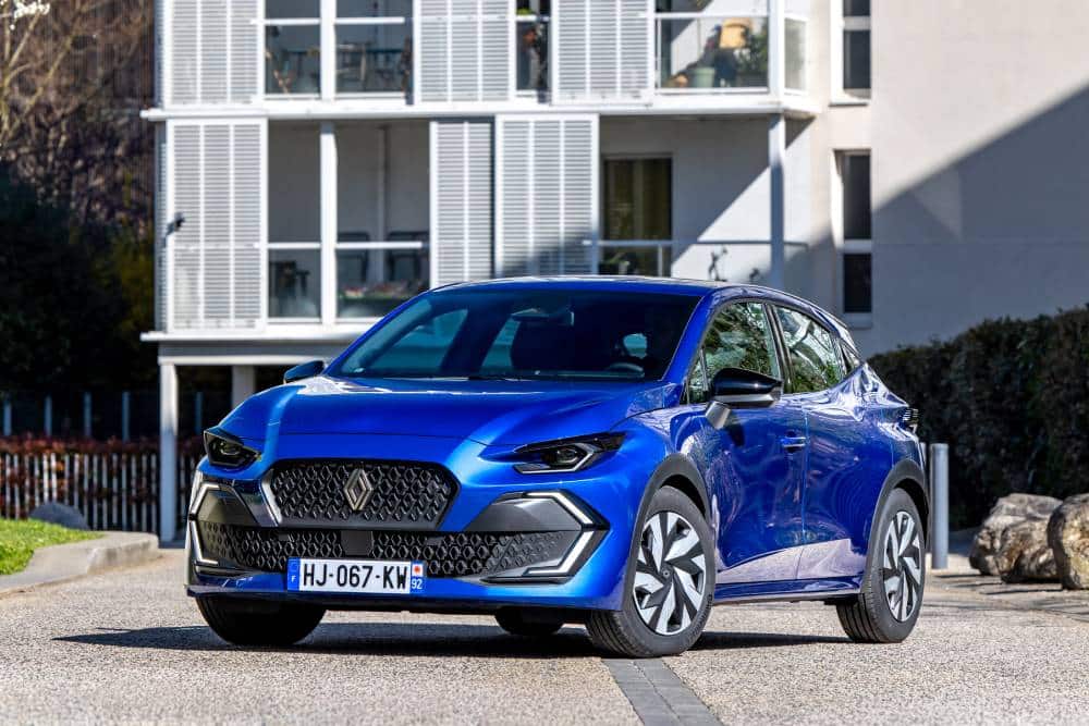 https://cdn.autogreeknews.gr/wp-content/uploads/2026/06/renault_clio_evolution3.jpg