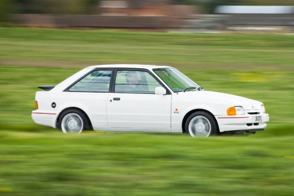 Νέο Ford Escort XR3i μας γυρίζει στα 80's