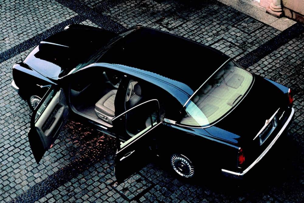 https://cdn.autogreeknews.gr/wp-content/uploads/2026/06/toyota_origin_2.jpg