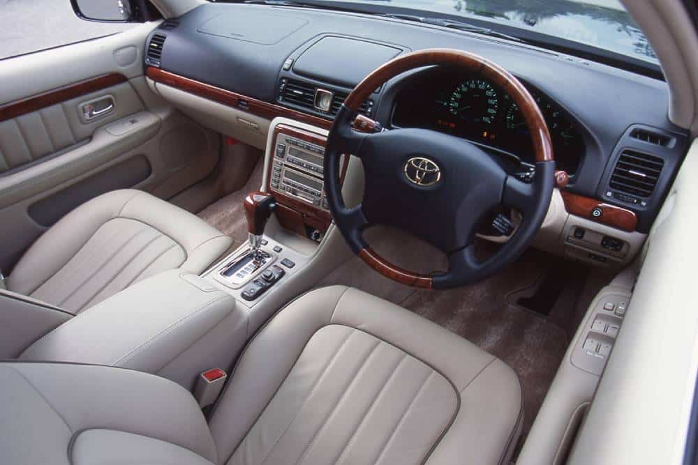https://cdn.autogreeknews.gr/wp-content/uploads/2026/06/toyota_origin_91.jpg