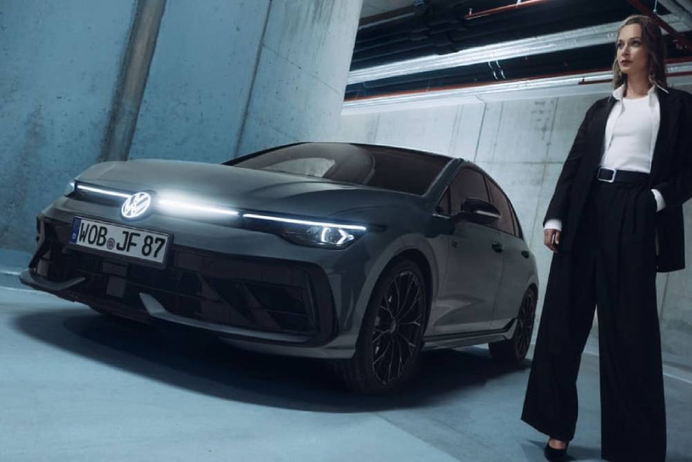 https://cdn.autogreeknews.gr/wp-content/uploads/2026/06/vw-golf-r-edition-ii-japan-5.jpg