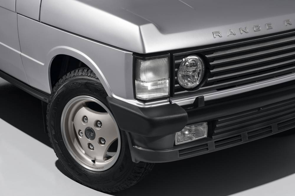 https://cdn.autogreeknews.gr/wp-content/uploads/2026/07/1993-range-rover-classic-turns-into-an-sv-ultra-lo-2.jpg