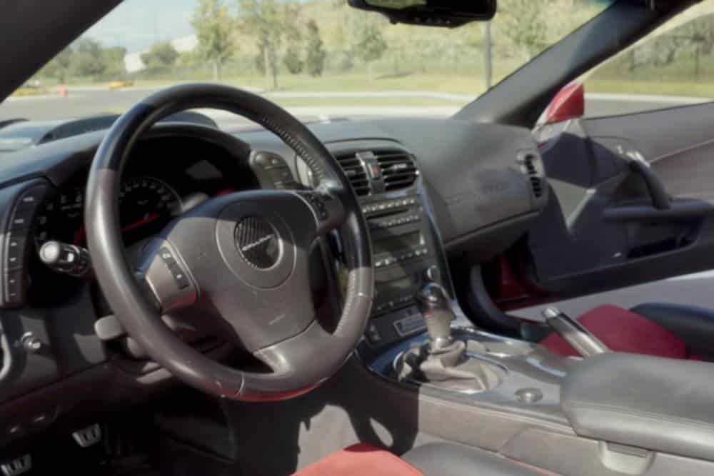 https://cdn.autogreeknews.gr/wp-content/uploads/2026/07/2010-corvette-has-just-hit-300000-miles-3.jpg