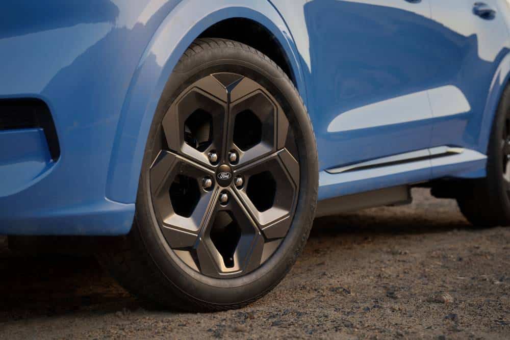 https://cdn.autogreeknews.gr/wp-content/uploads/2026/07/2026_Ford_Puma_Gen_E_Black_Edition_03-1.jpg