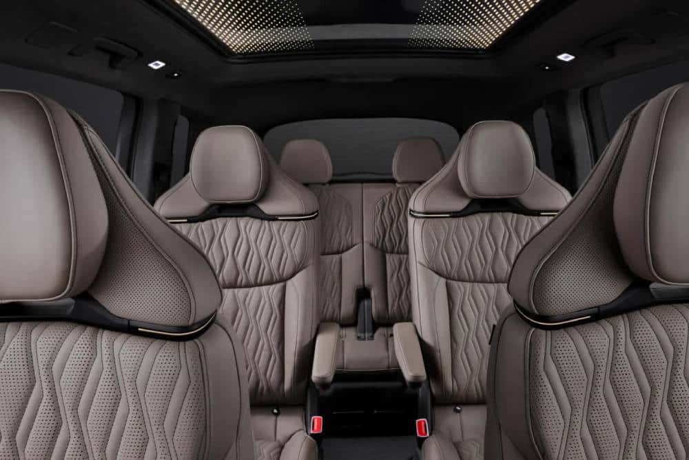 https://cdn.autogreeknews.gr/wp-content/uploads/2026/07/2027-Audi-Q9-debut-00025-2048x999-1.jpg