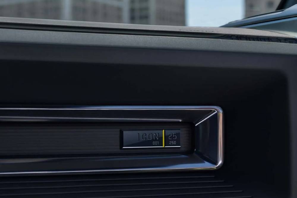 https://cdn.autogreeknews.gr/wp-content/uploads/2026/07/2027-GMC-Hummer-EV-Icon-25-715-11.jpg