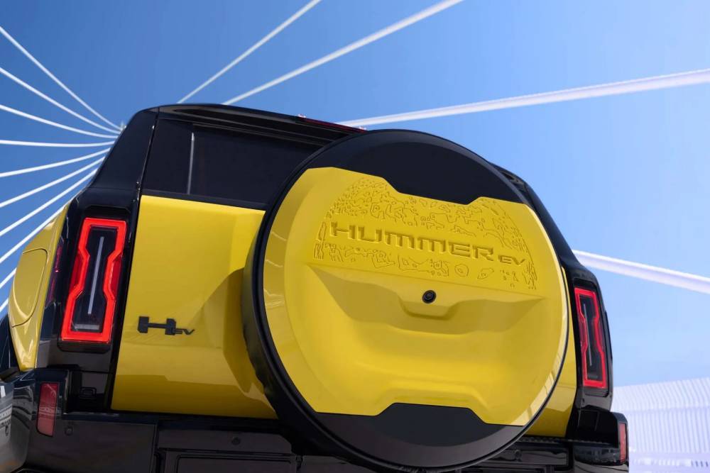 https://cdn.autogreeknews.gr/wp-content/uploads/2026/07/2027-GMC-Hummer-EV-Icon-25-715-12-2048x1366-1.jpg