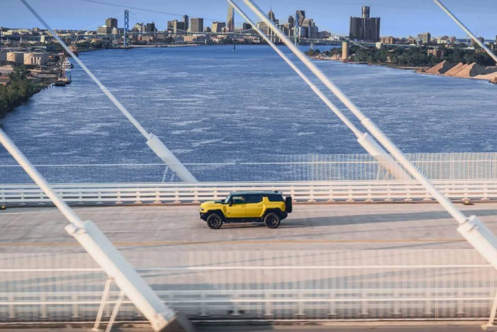 https://cdn.autogreeknews.gr/wp-content/uploads/2026/07/2027-GMC-Hummer-EV-Icon-25-715-3-2048x1042-1.jpg