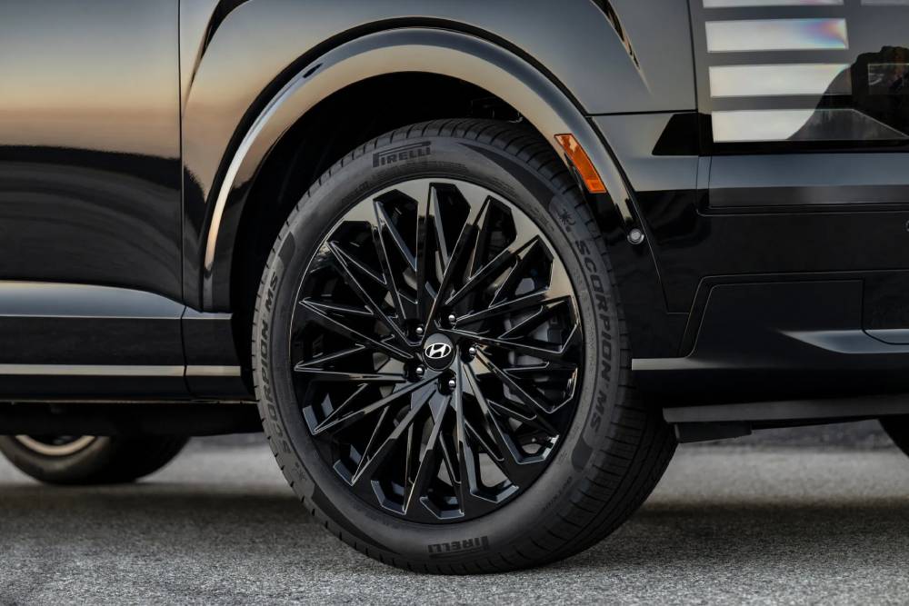 https://cdn.autogreeknews.gr/wp-content/uploads/2026/07/2027-Hyundai-Palisade-Hybrid-Calligraphy-Black-Ink-3.jpg