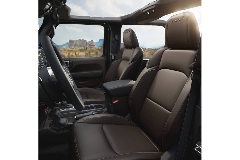 https://cdn.autogreeknews.gr/wp-content/uploads/2026/07/2027-Jeep-Wrangler-Laredo-713-8-2048x2048-1.jpg