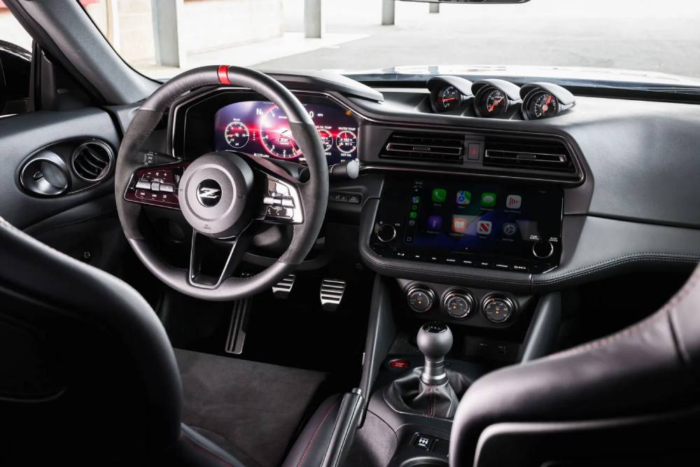 https://cdn.autogreeknews.gr/wp-content/uploads/2026/07/2027-Nissan-Z-721-23-2048x1263-1.jpg