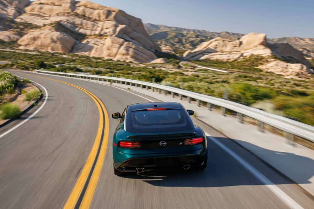 https://cdn.autogreeknews.gr/wp-content/uploads/2026/07/2027-Nissan-Z-721-40-2048x1366-1.jpg