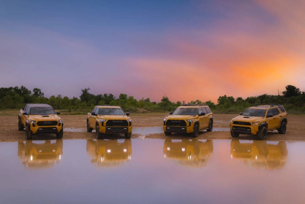 https://cdn.autogreeknews.gr/wp-content/uploads/2026/07/2027-Toyota-TRD-Pro-Family-HoneyComb-and-Hot-Honey-2.jpg