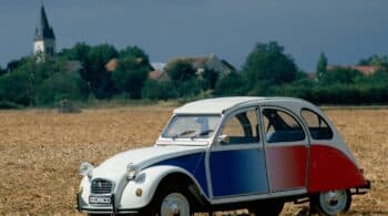 Το ποδοσφαιρόφιλο Citroen 2CV Cocorico κλείνει τα 40