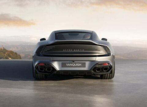 Συλλεκτική νέα Aston Martin Vanquish 25 εξυμνεί τον V12