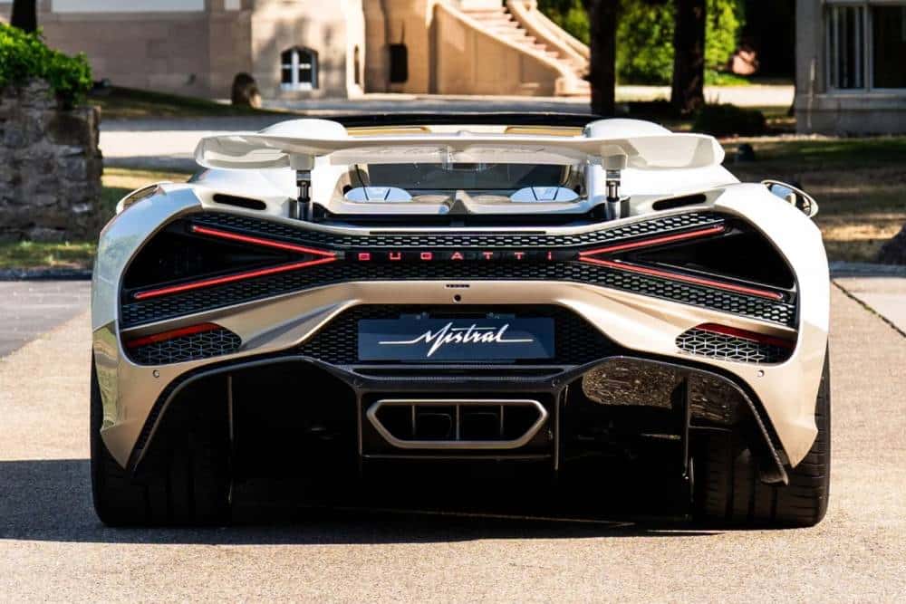 https://cdn.autogreeknews.gr/wp-content/uploads/2026/07/Bugatti-W16-Mistral-End-Of-Production-6-copy-2048x.jpg
