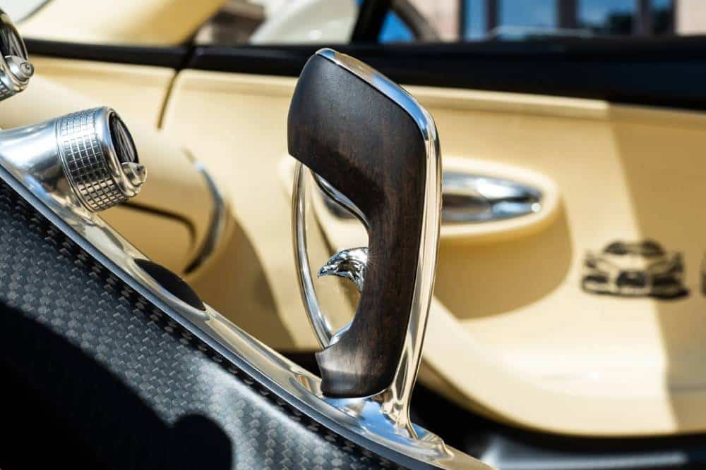 https://cdn.autogreeknews.gr/wp-content/uploads/2026/07/Bugatti-W16-Mistral-End-Of-Production-9-2048x1366-1.jpg