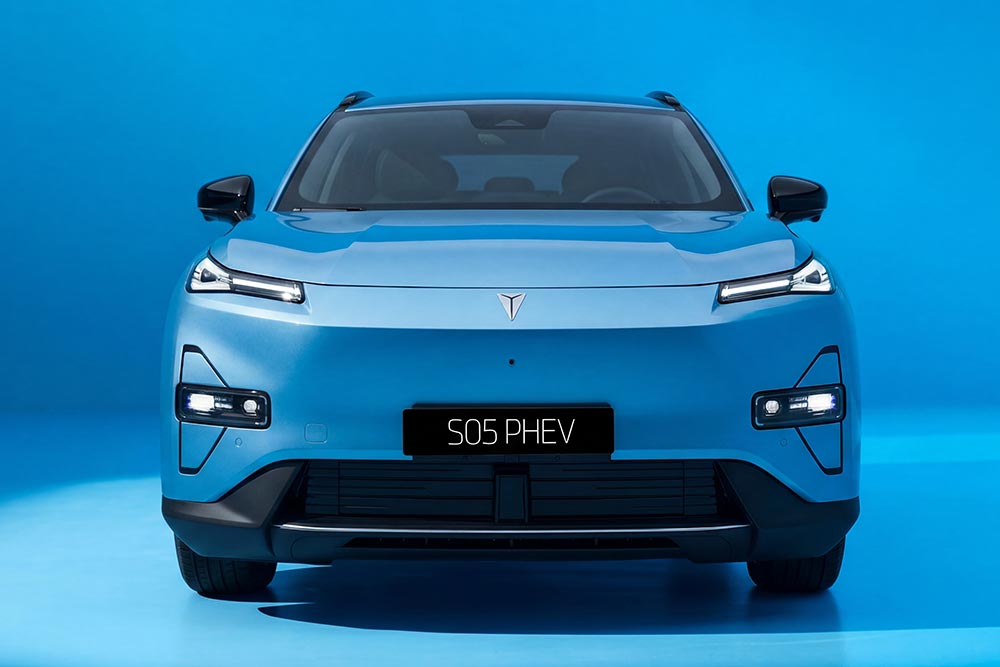 https://cdn.autogreeknews.gr/wp-content/uploads/2026/07/Changan-DEEPAL-S05_PHEV-9.jpg
