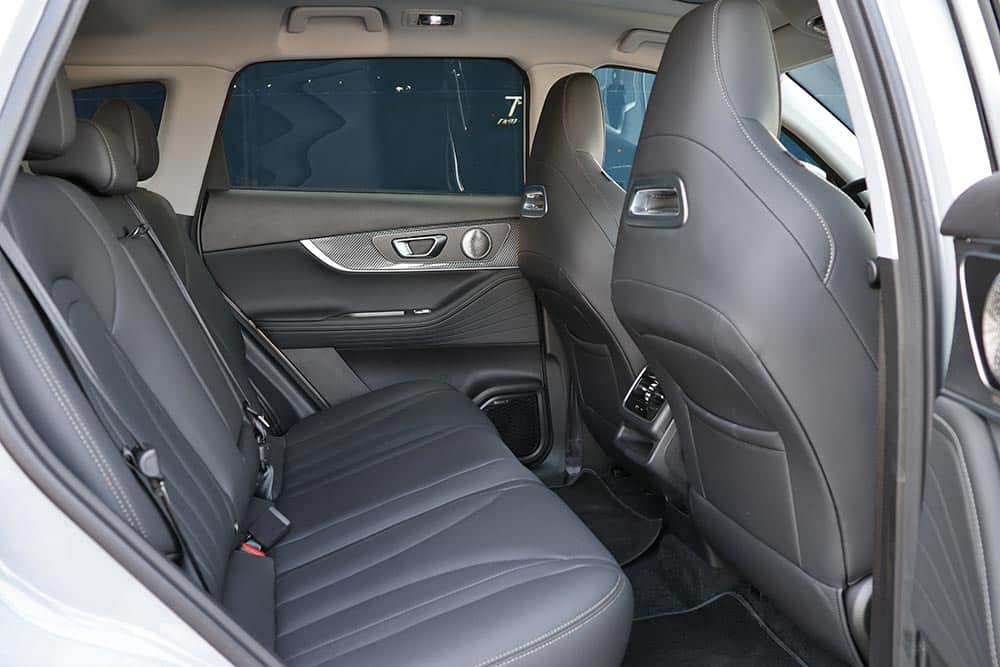 https://cdn.autogreeknews.gr/wp-content/uploads/2026/07/Chery-Tiggo-7-Hybrid-interior-17.jpg