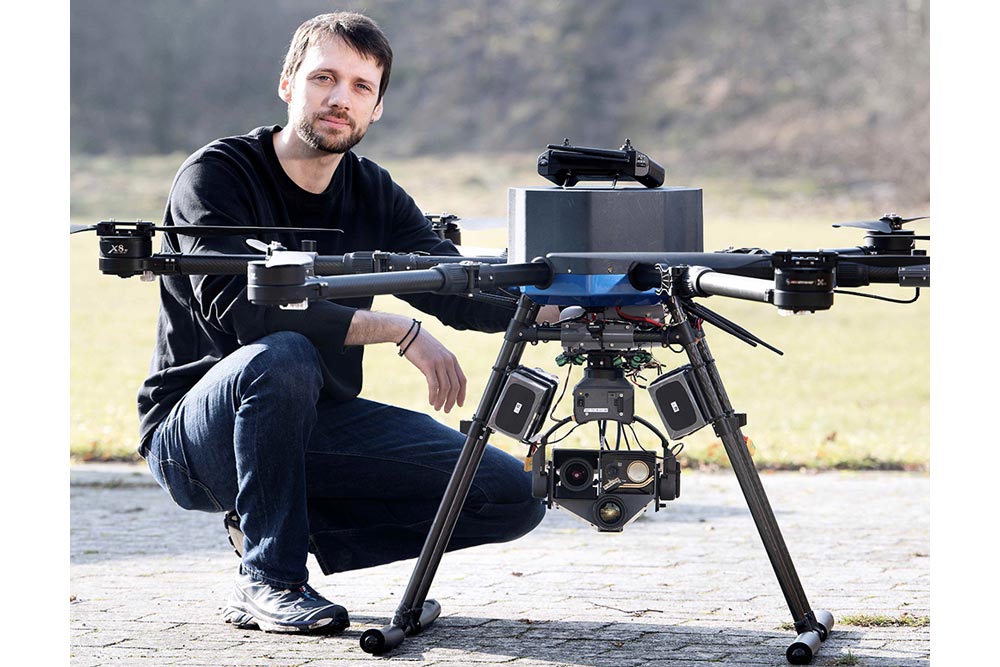 https://cdn.autogreeknews.gr/wp-content/uploads/2026/07/Drone_Aggelis-2.jpg