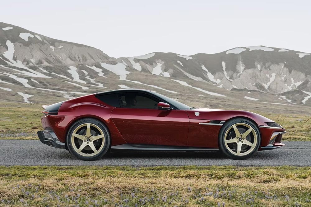 https://cdn.autogreeknews.gr/wp-content/uploads/2026/07/Ferrari-12Cilindri-Manuale-2.jpg