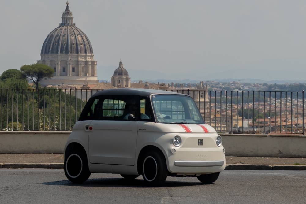 https://cdn.autogreeknews.gr/wp-content/uploads/2026/07/FiatTopolino-3-1.jpg