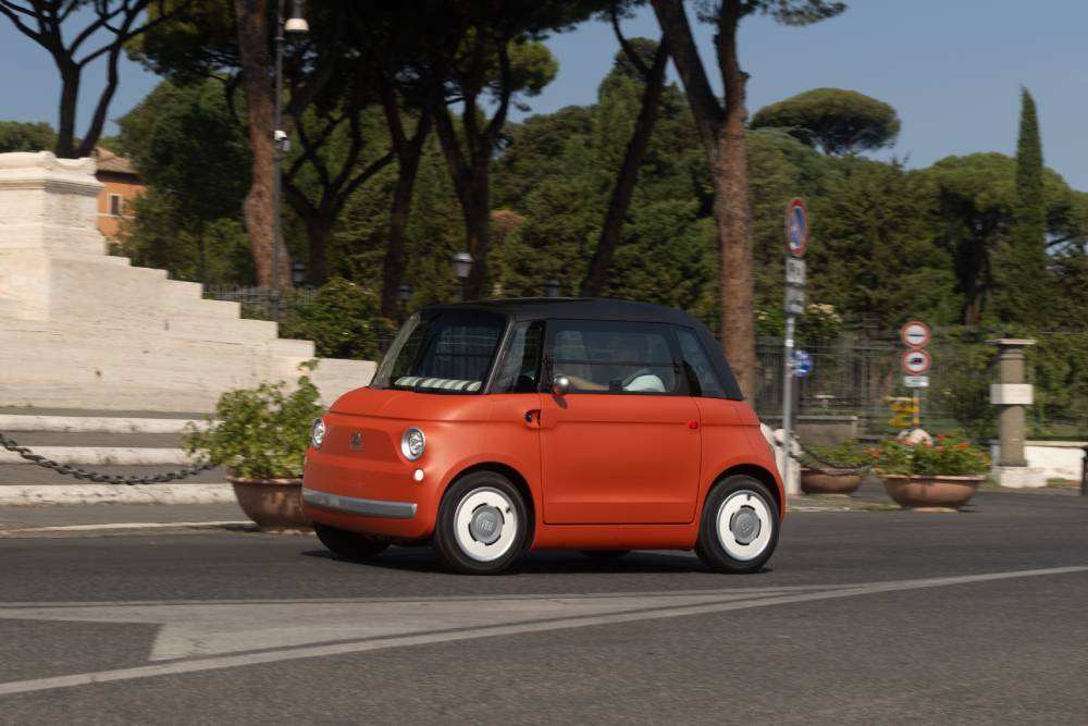 https://cdn.autogreeknews.gr/wp-content/uploads/2026/07/FiatTopolino-4-1.jpg