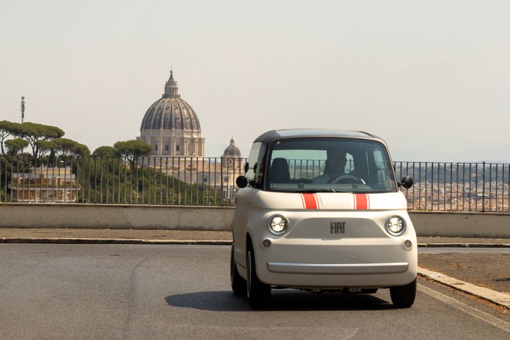 https://cdn.autogreeknews.gr/wp-content/uploads/2026/07/FiatTopolino-6.jpg