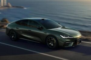 «Γαλαξίας» TT η νέα σεντανάρα της Geely