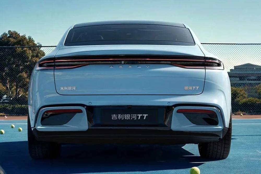 https://cdn.autogreeknews.gr/wp-content/uploads/2026/07/Geely-Galaxy-TT-New-China-8_result22.jpg