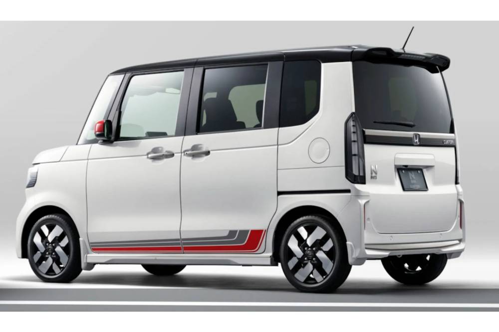 https://cdn.autogreeknews.gr/wp-content/uploads/2026/07/Honda-N-Box-Honda-Access-Sporty-Style-2-2048x1153-1.jpg