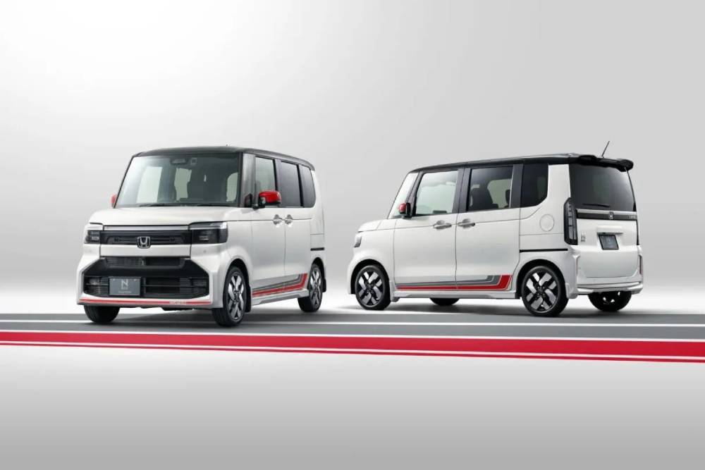 https://cdn.autogreeknews.gr/wp-content/uploads/2026/07/Honda-N-Box-Honda-Access-Sporty-Style-3-2048x1068-1.jpg