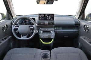 Hyundai Inster Cross interior (7)