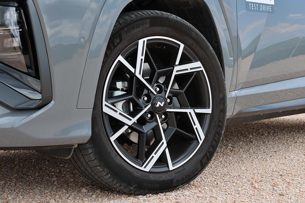 https://cdn.autogreeknews.gr/wp-content/uploads/2026/07/Hyundai-Tucson-PHEV-2026-12.jpg