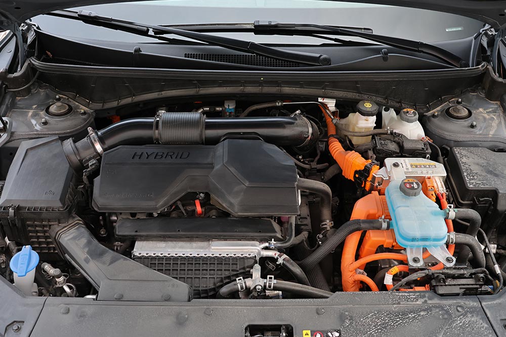 https://cdn.autogreeknews.gr/wp-content/uploads/2026/07/Hyundai-Tucson-PHEV-interior-26.jpg