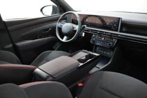 Hyundai Tucson PHEV interior (3)
