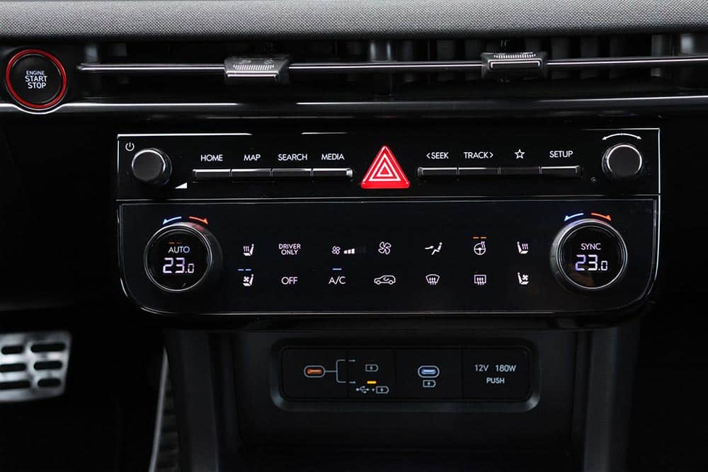 https://cdn.autogreeknews.gr/wp-content/uploads/2026/07/Hyundai-Tucson-PHEV-interior-6.jpg