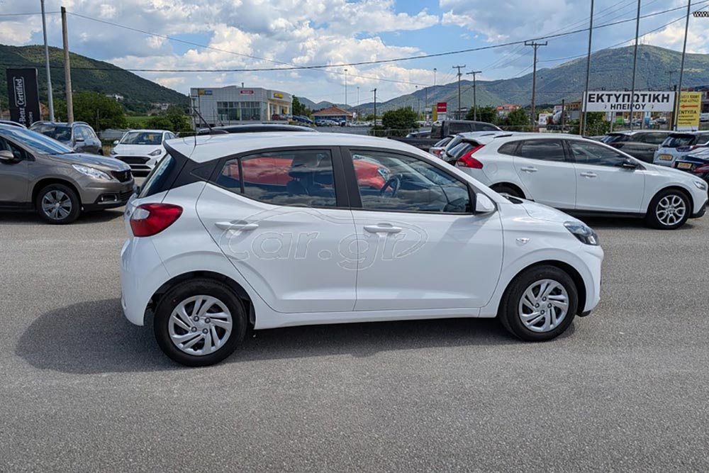 https://cdn.autogreeknews.gr/wp-content/uploads/2026/07/Hyundai-i10-2023-used-5.jpg