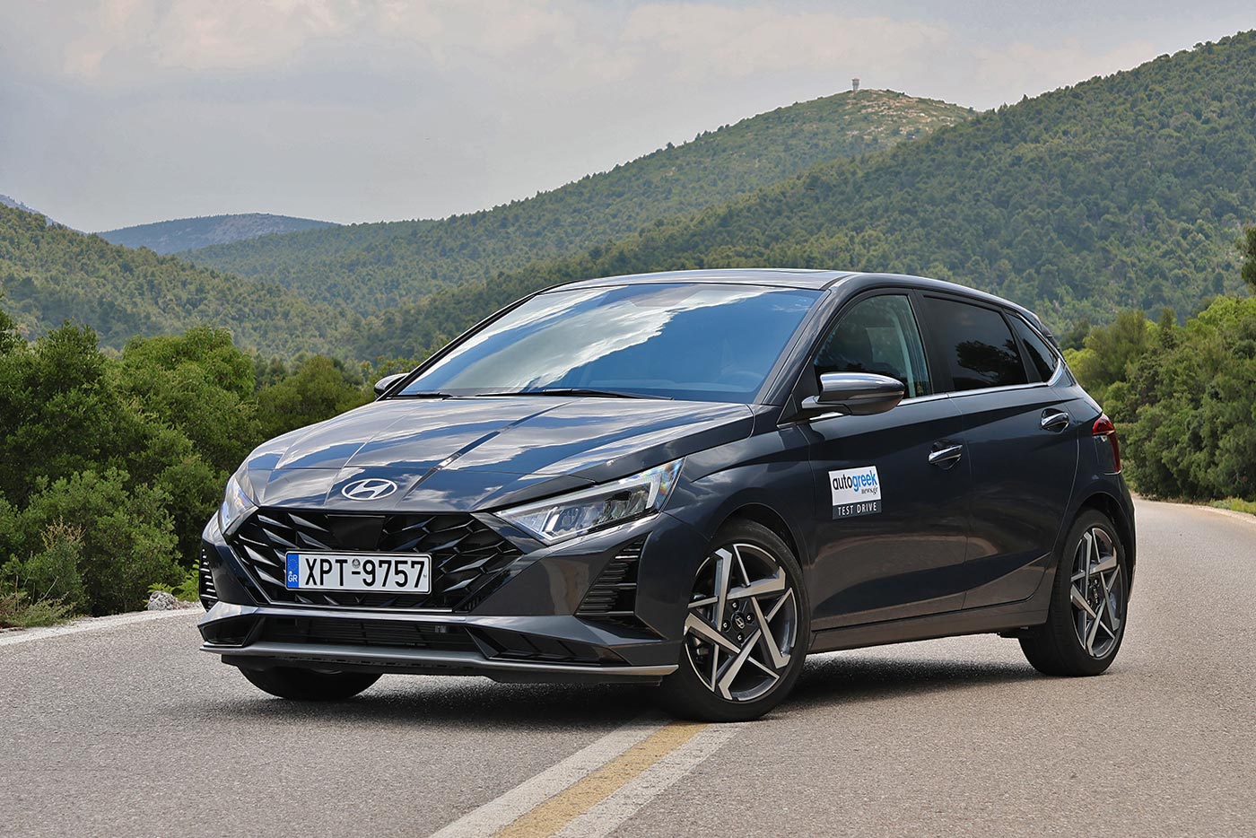 https://cdn.autogreeknews.gr/wp-content/uploads/2026/07/Hyundai-i20-1.0T-90-PS-7DCT-11.jpg
