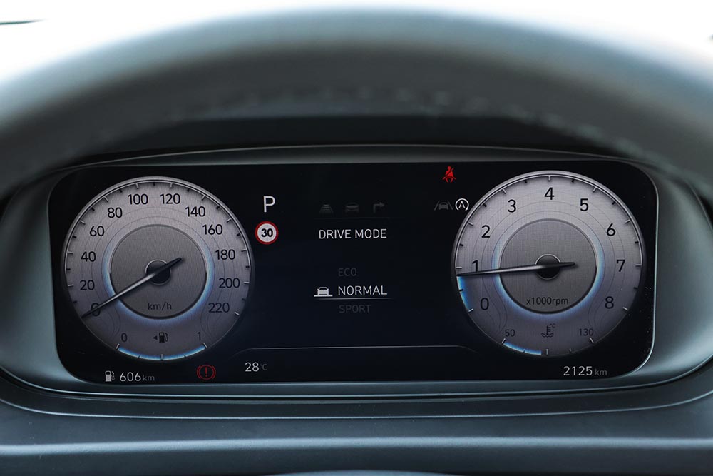https://cdn.autogreeknews.gr/wp-content/uploads/2026/07/Hyundai-i20-1.0T-90-PS-7DCT-30.jpg
