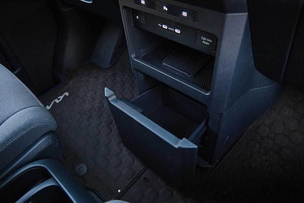 https://cdn.autogreeknews.gr/wp-content/uploads/2026/07/Kia-PV5-13.jpg