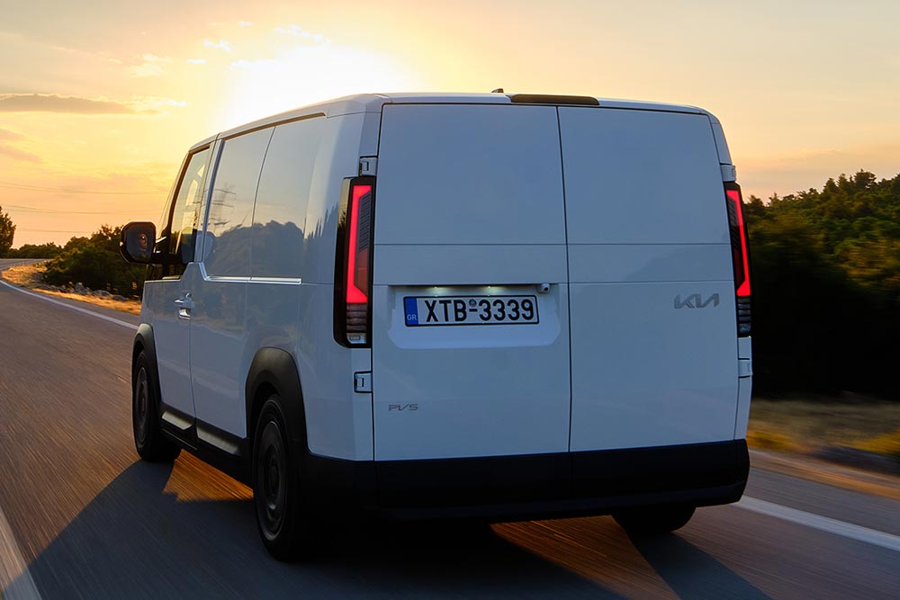 https://cdn.autogreeknews.gr/wp-content/uploads/2026/07/Kia-PV5-2.jpg