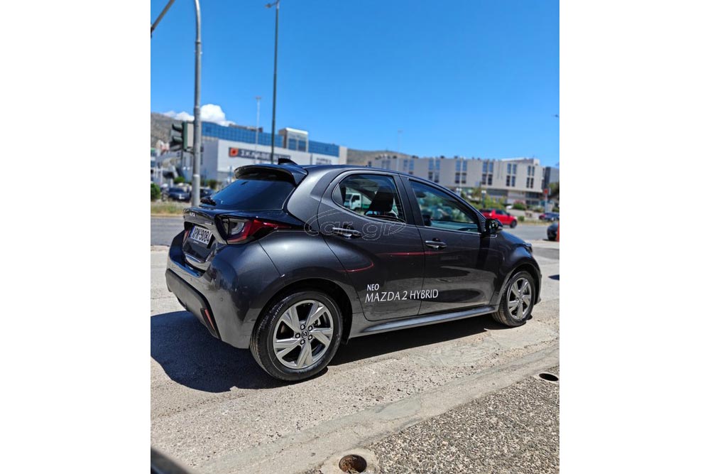 https://cdn.autogreeknews.gr/wp-content/uploads/2026/07/Mazda2-Hybrid-2025-used-4.jpg