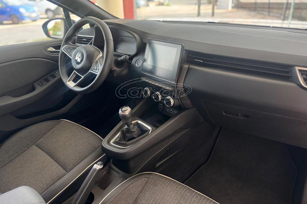 https://cdn.autogreeknews.gr/wp-content/uploads/2026/07/Mitsubishi-Colt-2024-used-3.jpg