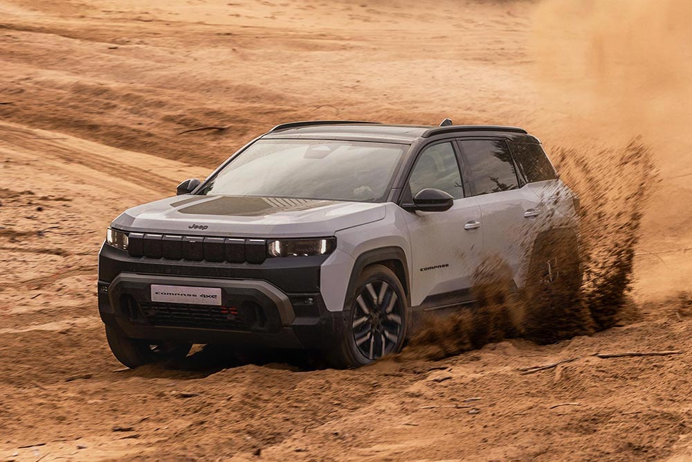 https://cdn.autogreeknews.gr/wp-content/uploads/2026/07/New-Jeep-Compass-4xe-14.jpg